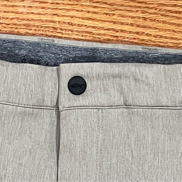 NEW Greg Norman Men's ML75 Microfiber Ultimate 5-Pocket Pants Sz 36 Beige Golf - Picture 5 of 14